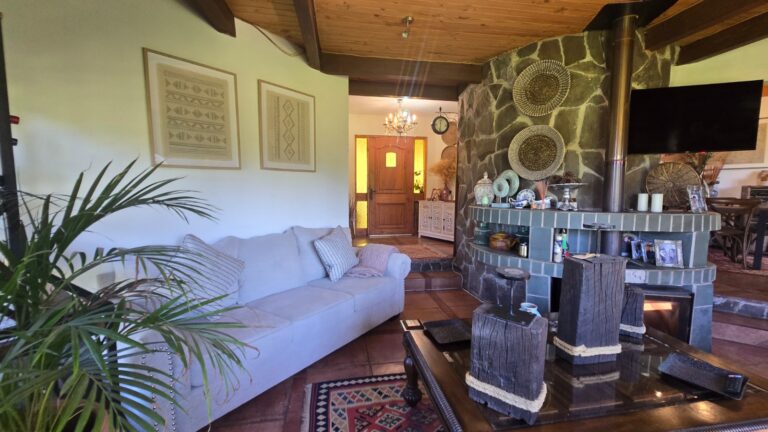 CASA EN PARCELA DE 5.000 M² – AMPLIOS ESPACIOS PARA DISFRUTAR EN FAMILIA